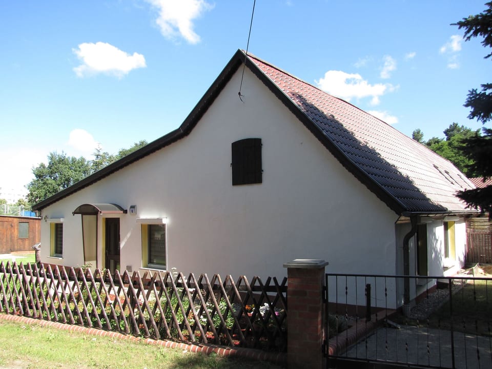 Nettes Ferienhaus in Hartmannsdorf mit Garten, Terrasse und Grill - Lübben