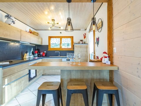 Chalet "Le Flocon Bleu" mit Blick auf das Wasser