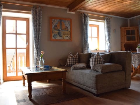 Charmant trifft Moderne - Ferienwohnung Linde