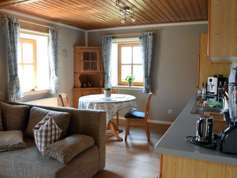Charmant trifft Moderne - Ferienwohnung Linde