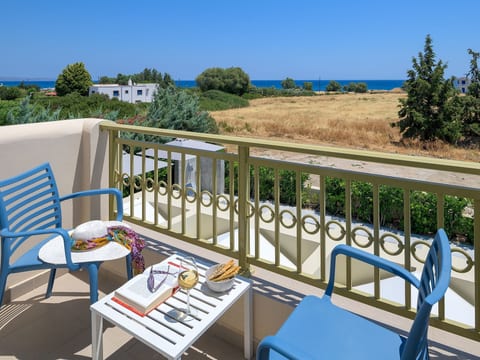 Liebevoll ausgestattetes Haus in ruhiger Lage mit beheiztem Pool und Meerblick