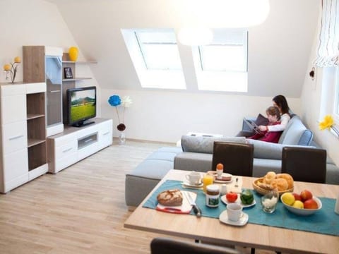 Komfortable Ferienwohnung in Stubenberg Am See mit Garten