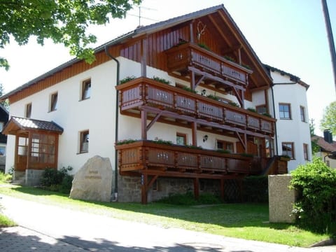Wohnung in Ludwigsreut mit Grill und Garten