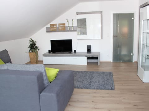 Nettes Ferienhaus in Hemfurth-Edersee mit Großer Terrasse