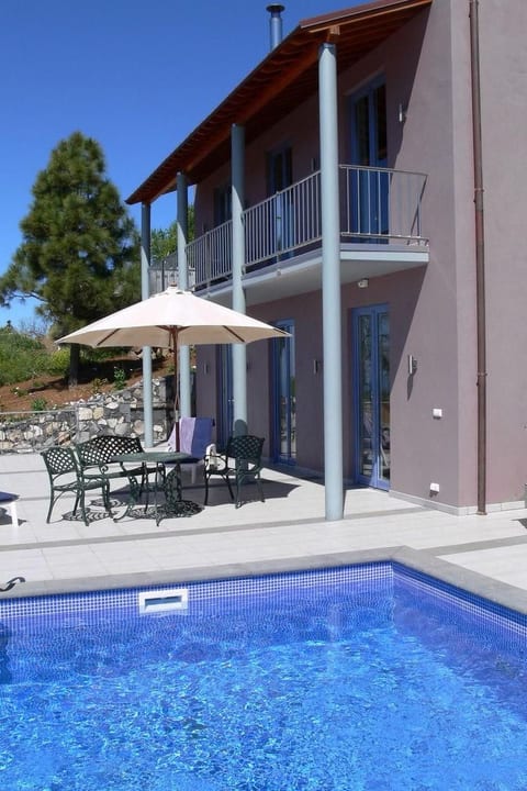 Nettes Ferienhaus in Tijarafe mit Privatem Pool und Panoramablick