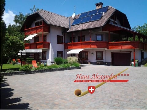 Studio-Appartement mit Balkon