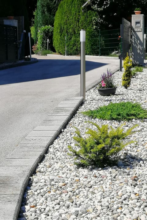 mit eigenem Garten und Terrasse