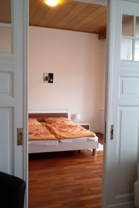 Wohnung in einem historischen Gebäude mit Balkon und Blick auf die Mosel