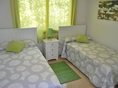 Helle, modernisierte Wohnung mit mehreren Pools