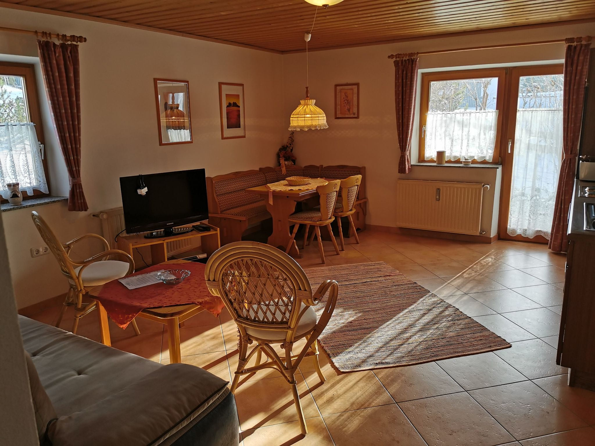 in Ludwigsreut mit Terrasse, Garten und Grill