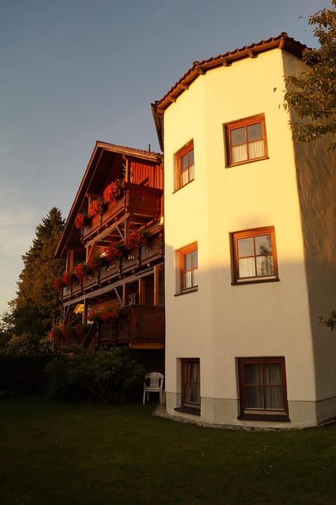in Ludwigsreut mit Terrasse, Garten und Grill