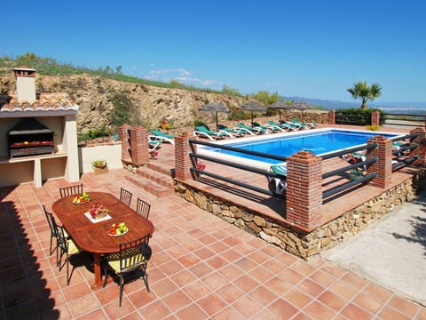 Villa Los Poyatos, beheizter Pool, Wifi, AC,BBQ