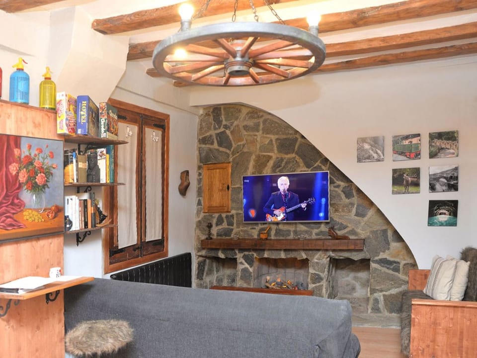 Rustikal-moderne Wohnung für 6 Personen - Pobla de Lillet - La Pobla de Lillet