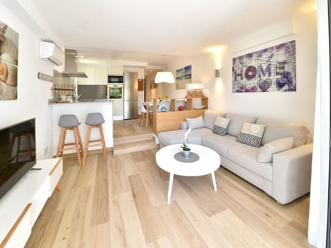 Neu renoviertes, modernes Apartment für 4 Personen, direkt an der Cala Ferrera