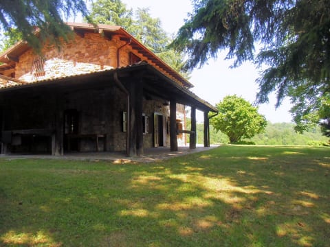 TaiObe - Fröhliches Partyhaus