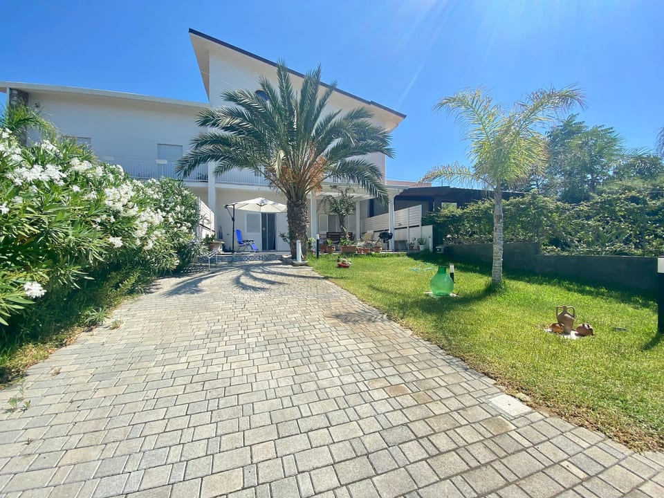 Villa Oasi, 50 m vom Strand entfernt, klimatisiert - Alcamo