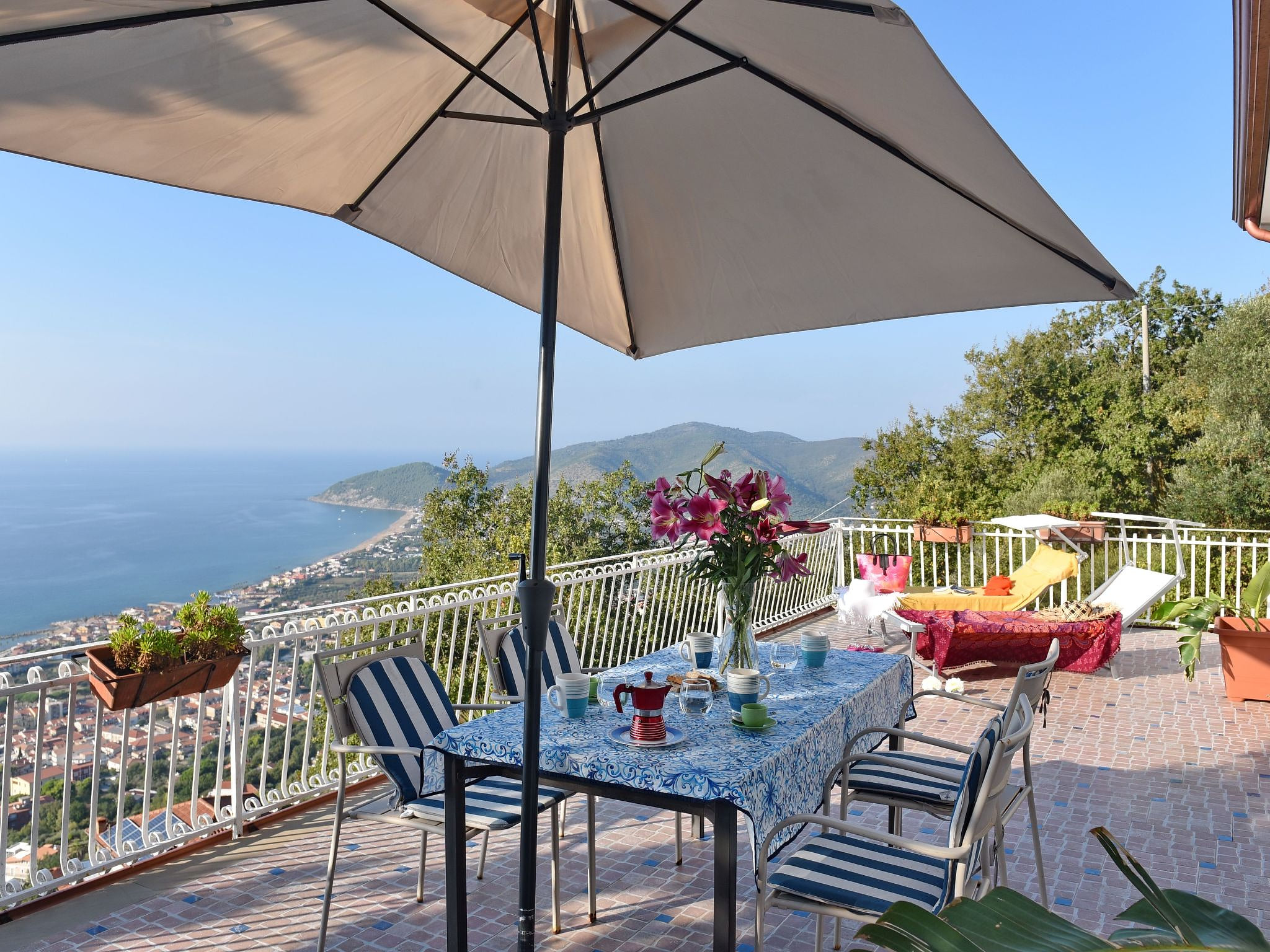 mit Meerblick und großer Terrasse