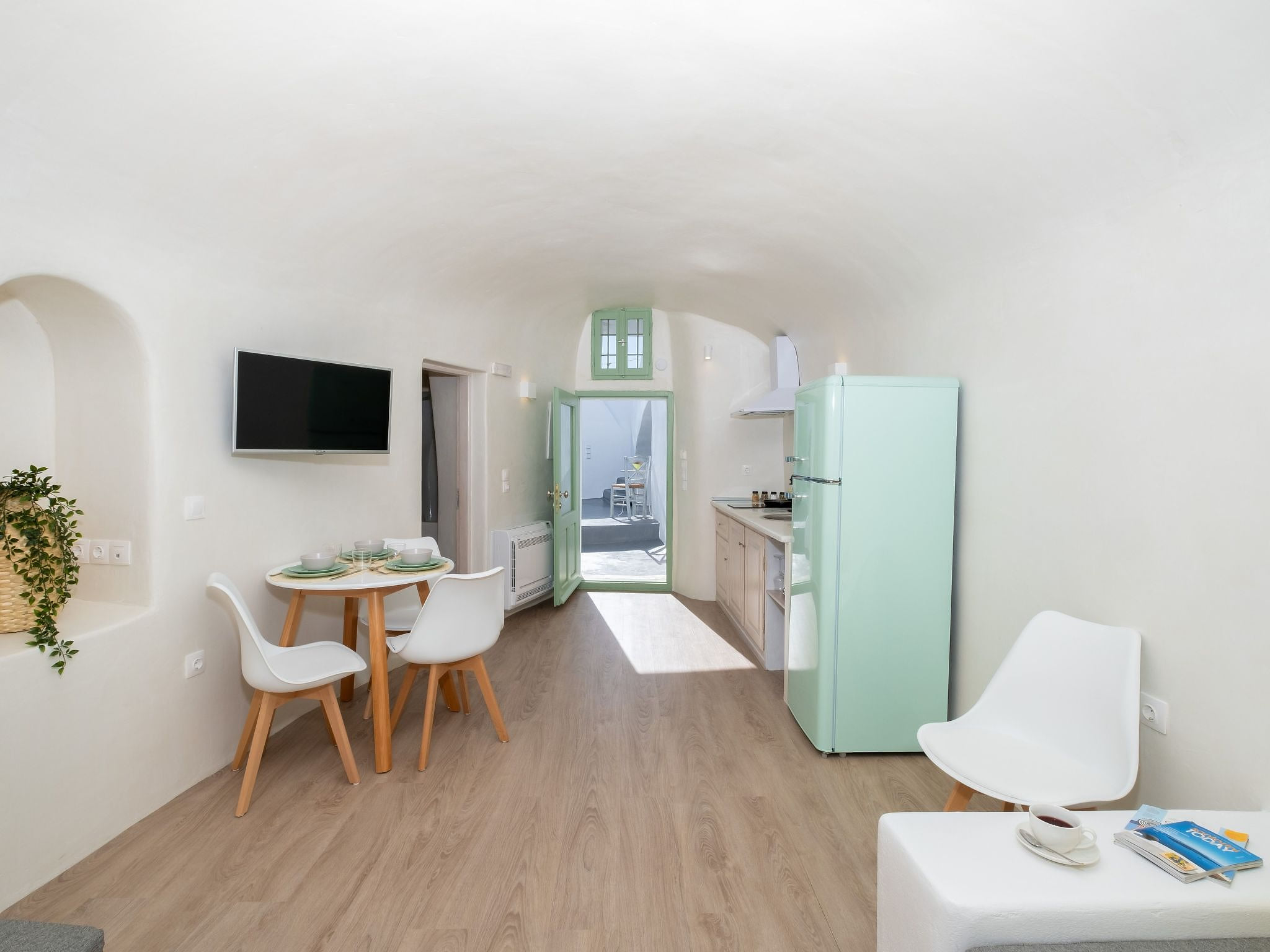 Über White Orchid Cave House