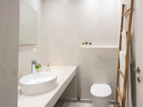 Über White Orchid Suites