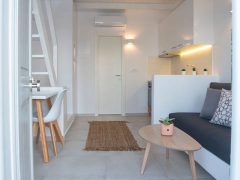 Über White Orchid Suites