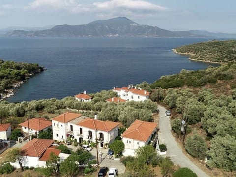 Mylos Trikeri
