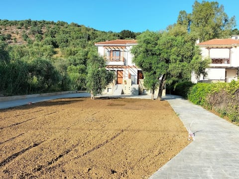 Lefokastro bay