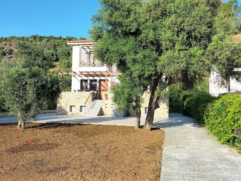 Lefokastro bay