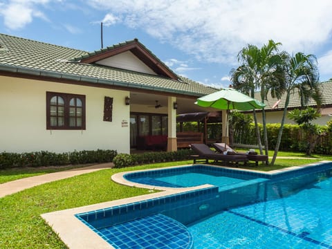 Luxusvilla für 6 Personen in Strandresort