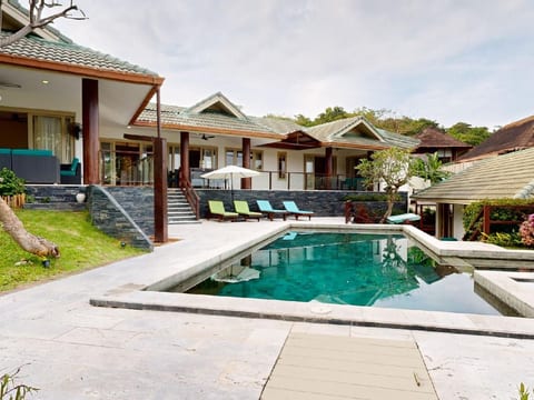 Villa mit Blick auf das Wasser