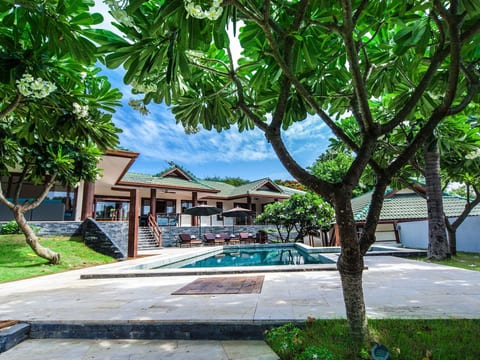 Villa mit Blick auf das Wasser