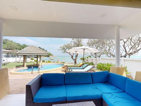 Ferienvilla mit Garten, Grill und Terrasse
