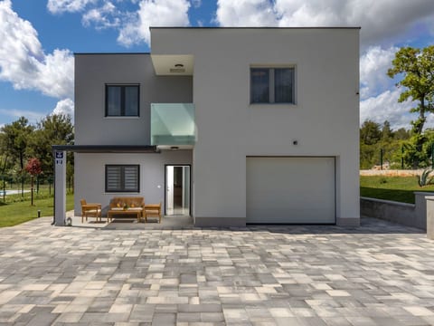 VILLA SÜDROMATIK