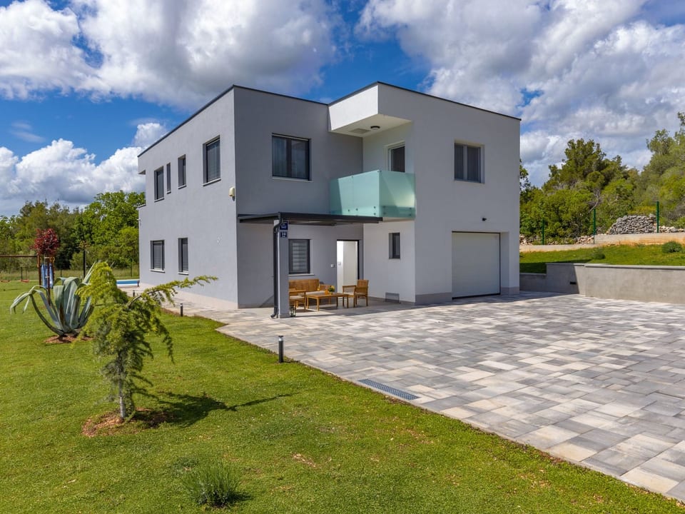 VILLA SÜDROMATIK - Bilice, Šibenik-Knin County