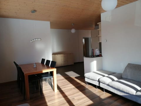 Wohnung Mit 2 Schlafzimmern “Alleschwendi”