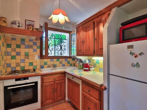 Appartement in Le Bar-Sur-Loup mit Eigenem Garten