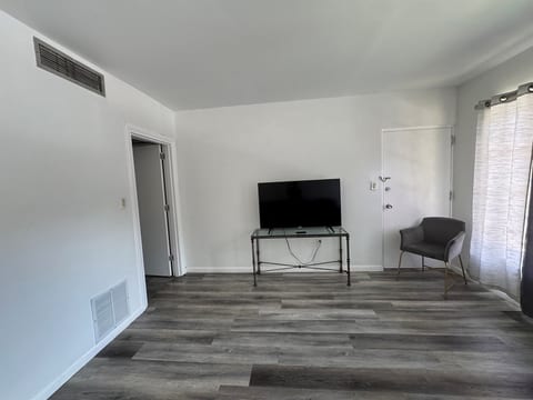Lake Eola view 1 bedroom Thornton Park