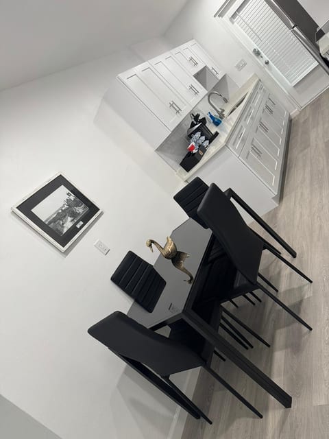 Renovated Condo Lake Eola View Great Location
