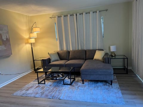 Vintage 2 Bedroom Condo Lake Eola View