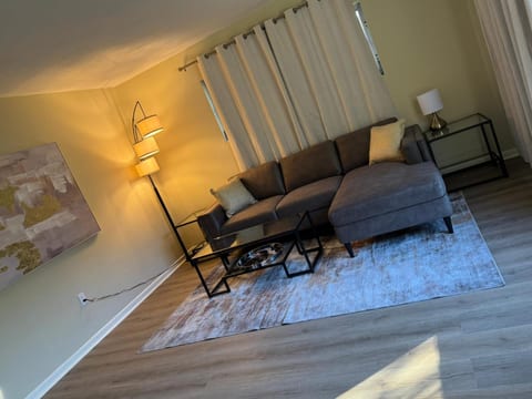 Vintage 2 Bedroom Condo Lake Eola View