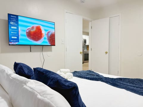 Henderson Homestead | 3BR/1BA Newly remodeled Apt