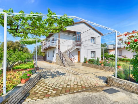Apartment 1633