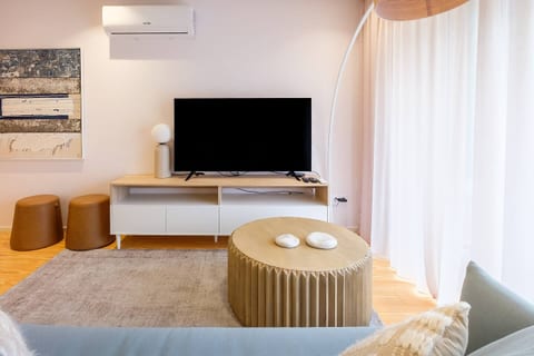 Modern Camões Flat, In the Heart of Porto