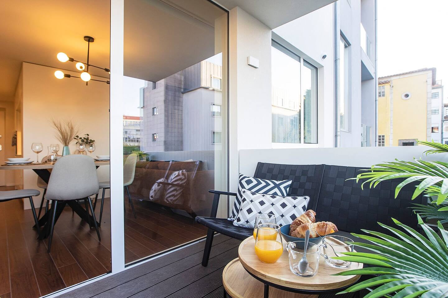 Porto Gallery District Escape | Central Retreat