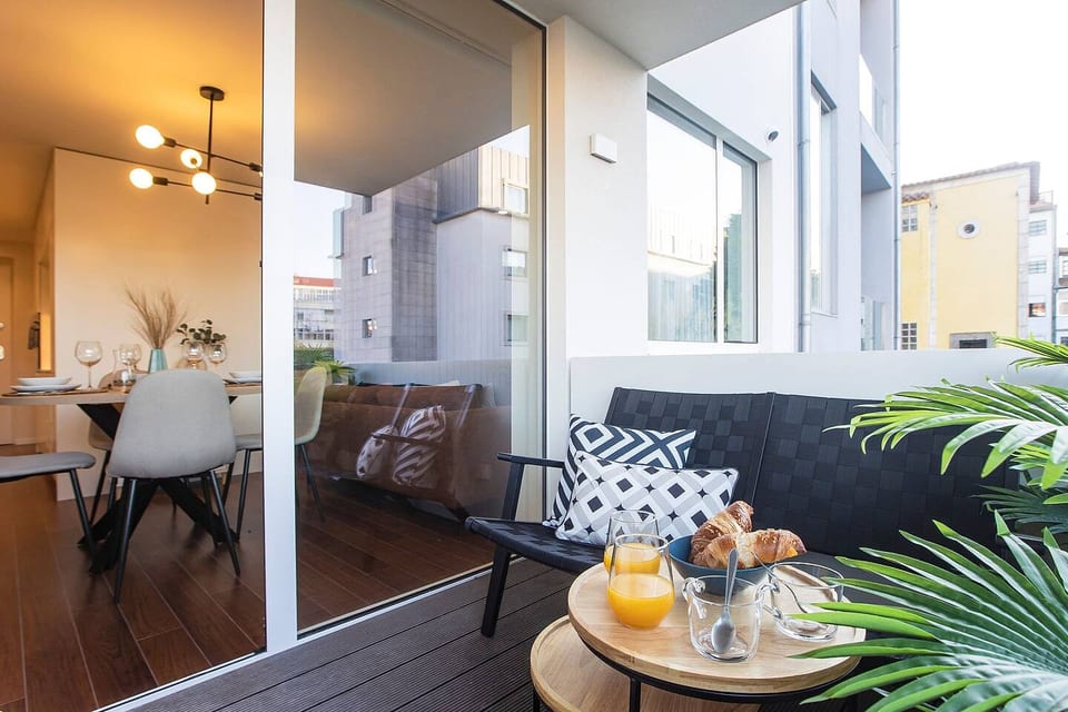 Porto Gallery District Escape | Central Retreat - Porto