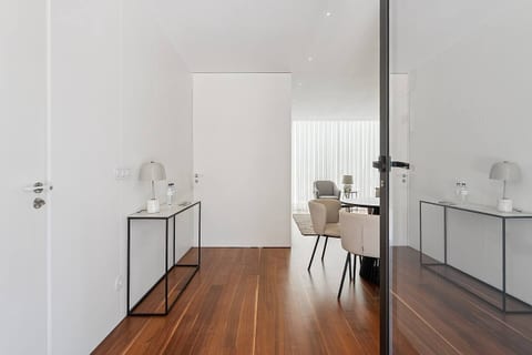 Almada Gem | Central Flat w/ Parking & Balcony