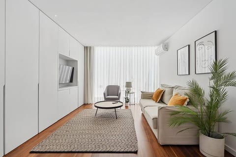 Almada Gem | Central Flat w/ Parking & Balcony