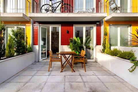 Private Garden Retreat | in Historic Vitória