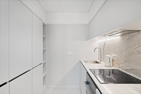 Modern City Terrace | with Cityscape Views