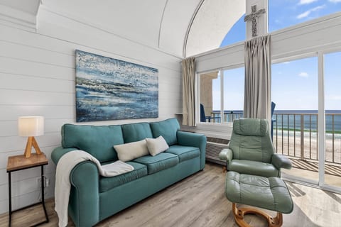 Top-Floor Beach Loft • Beach Chairs Included • Gulf Views