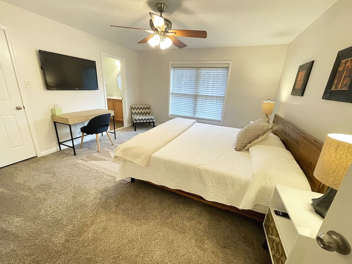 Master Bedroom with King Bed A Perfect Getaway: Hot Tub ~ Pinball ~Game Room ~ Pet Friendly ~ Remote Office